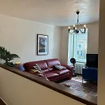Spacious House In The Center Of Ferienhaus *