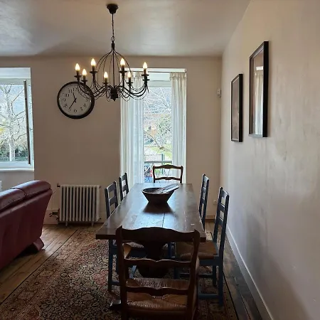 Spacious House In The Center Of Hébergement de vacances Quillan