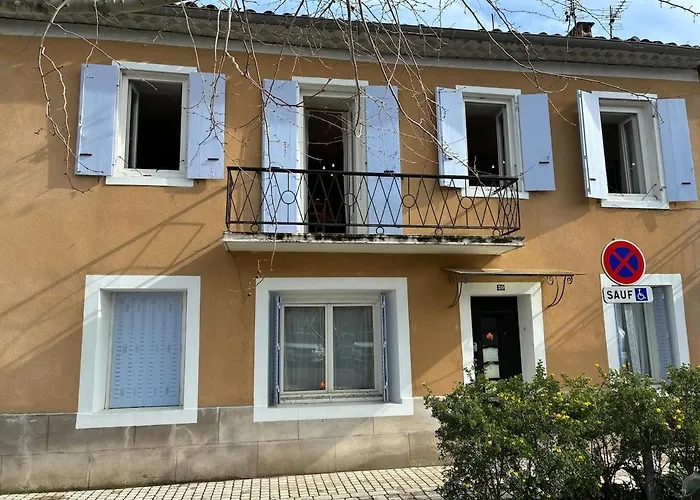 Spacious House In The Center Of 基扬