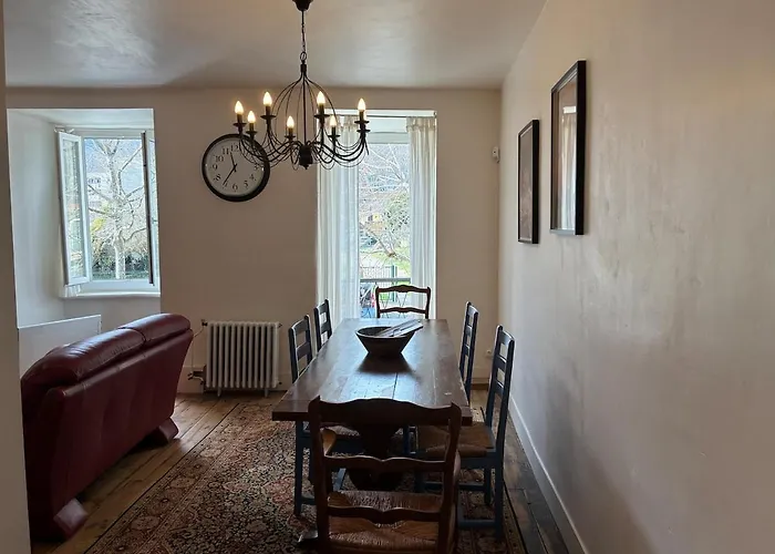 Spacious House In The Center Of 度假居 基扬