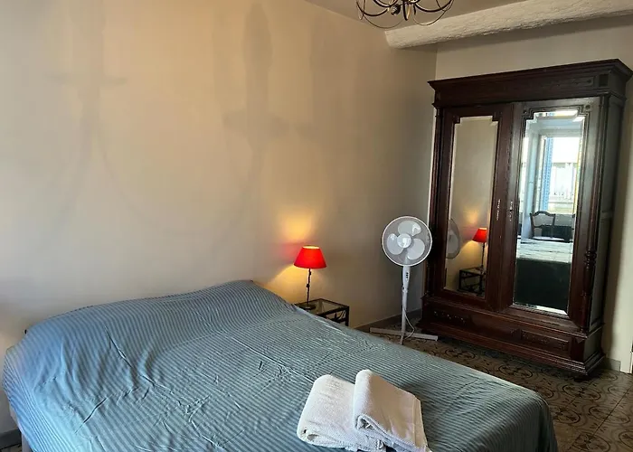 Spacious House In The Center Of 度假居 *